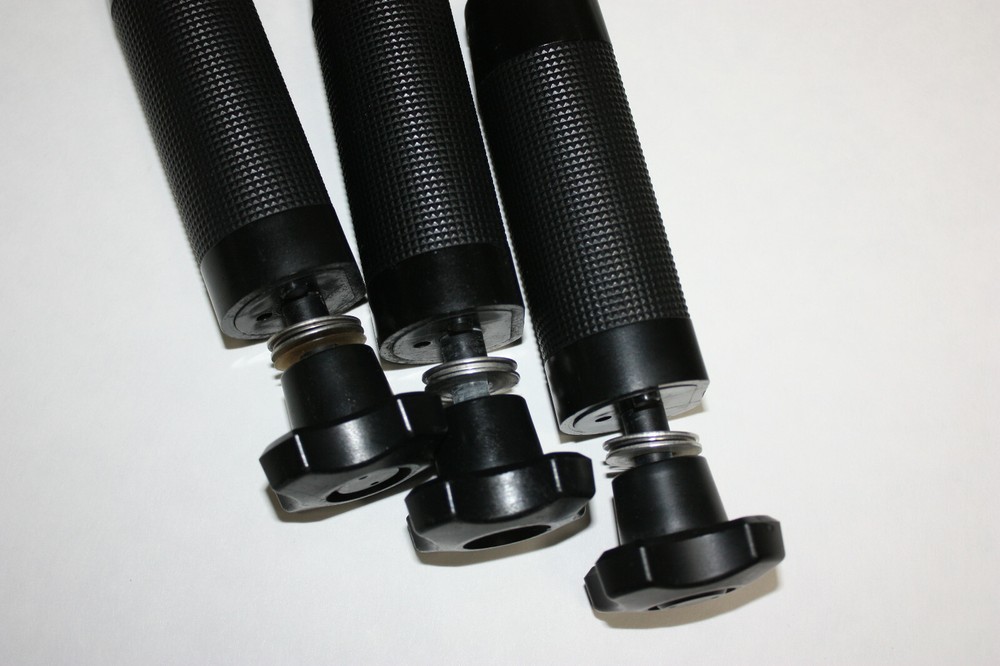 Working Nikonos underwater flash mounting arm for SB-105 strobe