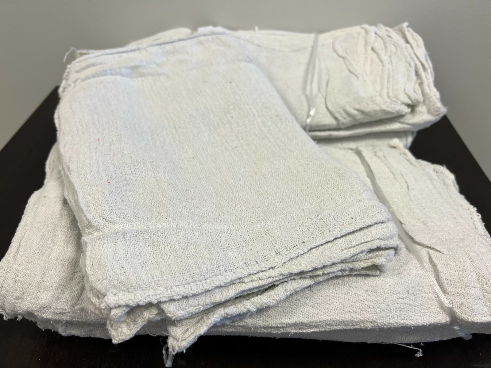 1000 PIECES NEW WHITE INDUSTRIAL SHOP RAGS CLEANING TOWELS 14x14 inches