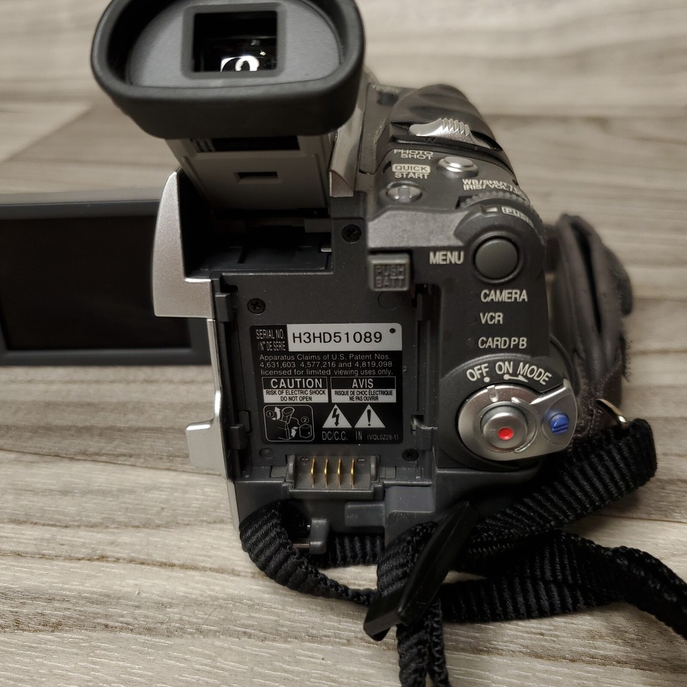 Panasonic 3CCD PV-GS70D MiniDV/SD Card Digital Video Camcorder Bundle Camera