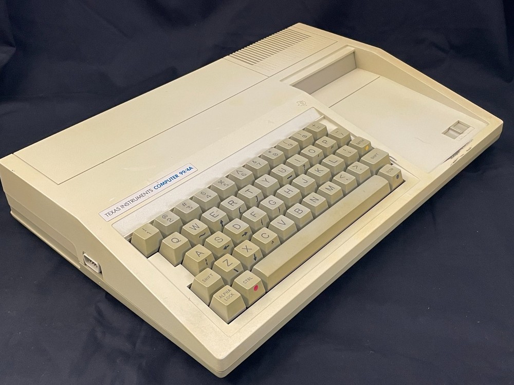 TI-99/4a Computer - Texas Instruments Model PHCOO4A - UNTESTED