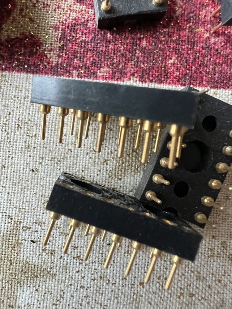 ** Quantity 115 ** Lot AMP DIP IC Socket 14 pin sockets