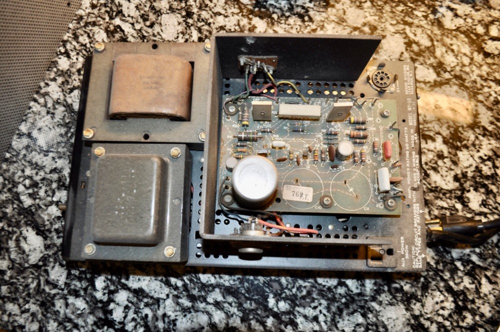 BOGEN MT-60 AMPLIFIER