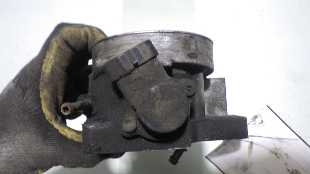 00 CHEVROLET TAHOE Throttle Body