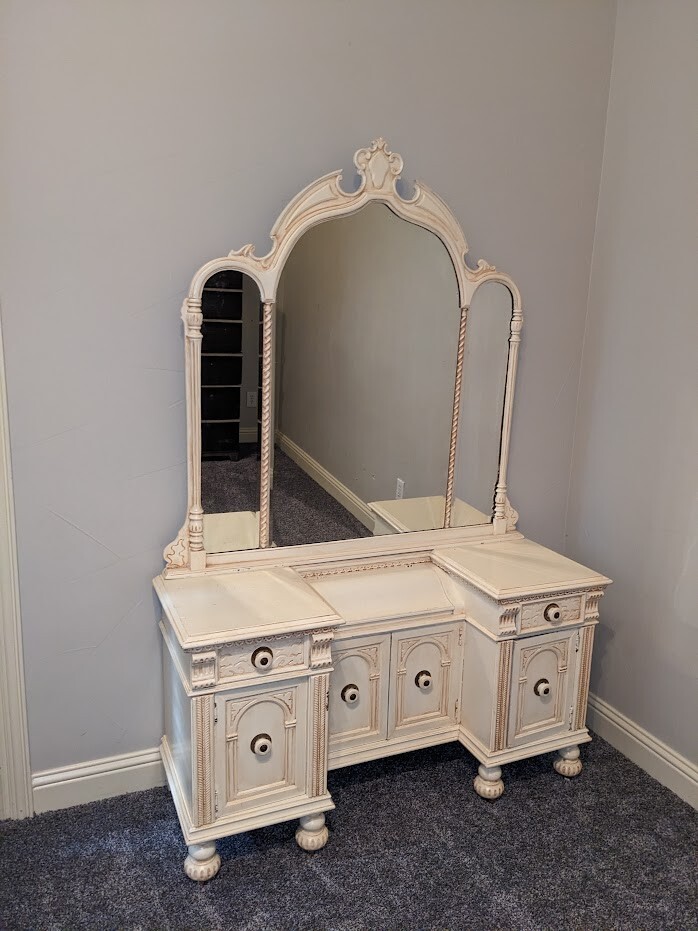 antique vanity with mirror