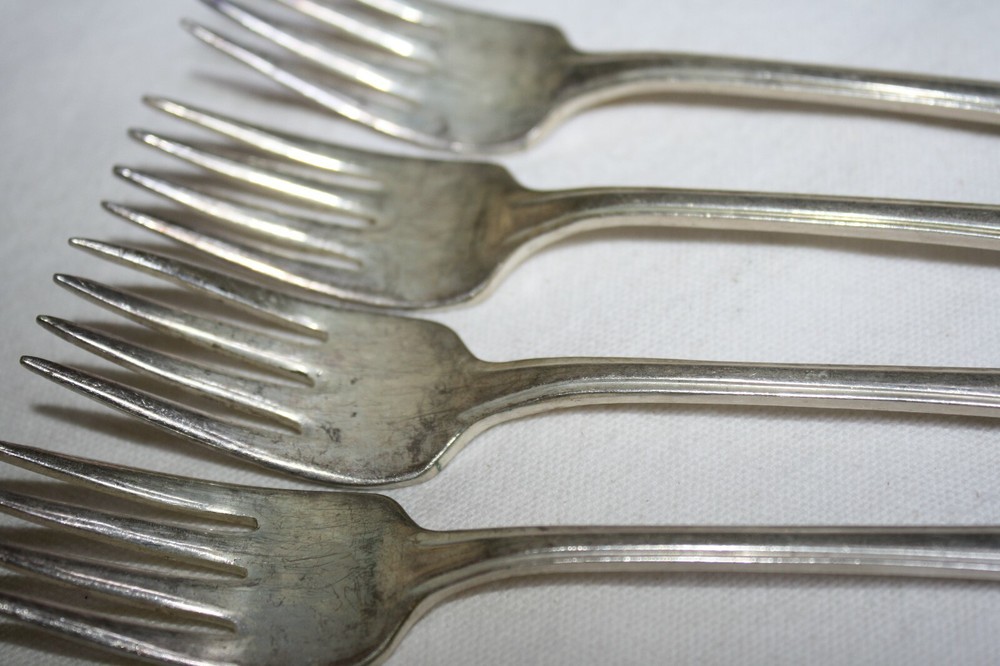CROWN SILVER PLATED FLATWARE "RADIANCE" PATTERN (4) GRILLE FORKS 7.5"