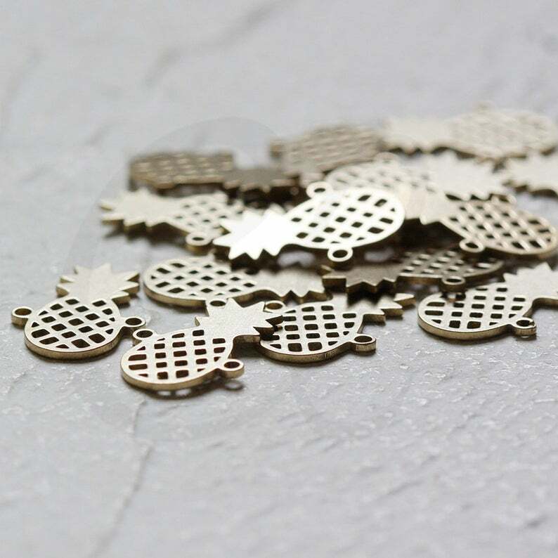 4 Pieces Laser Cut Solid Brass Pineapple Link - 16x11mm (CW-4346C)