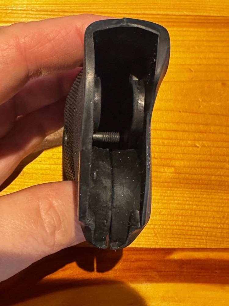 RSS-G Pachmayr Gripper Grips