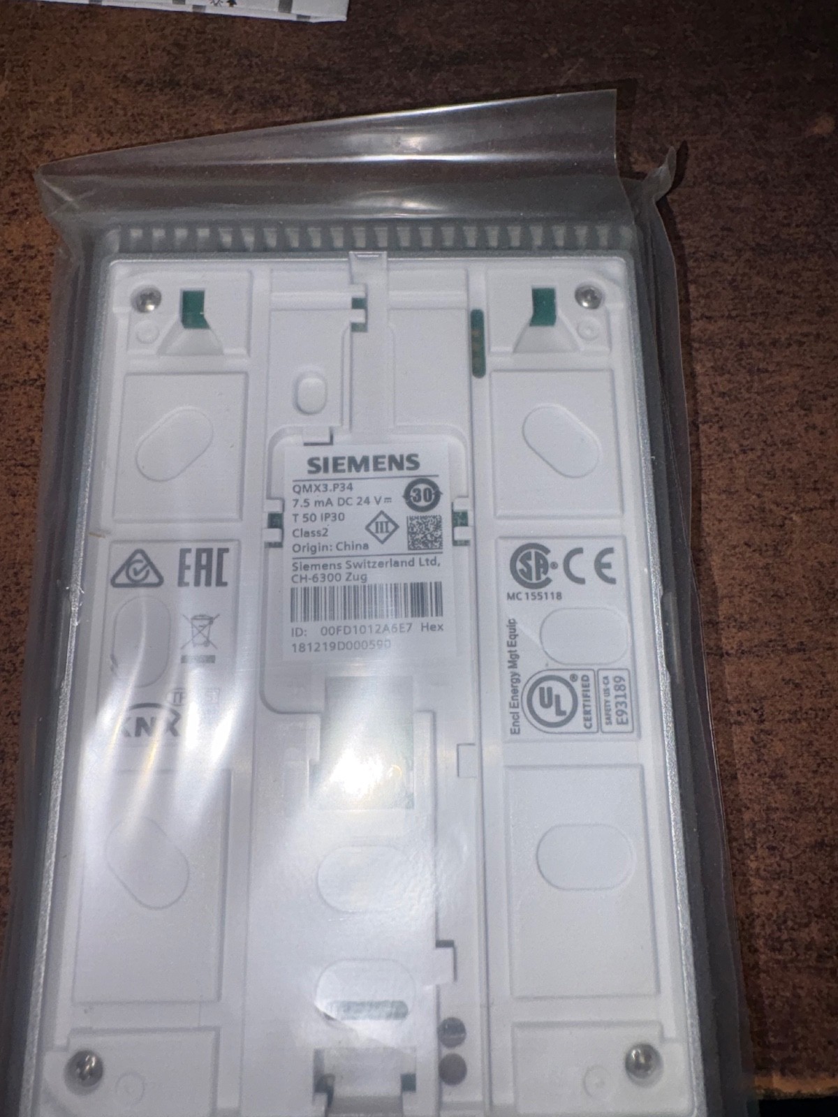 NEW SIEMENS QMX3.P34 ROOM UNIT B354