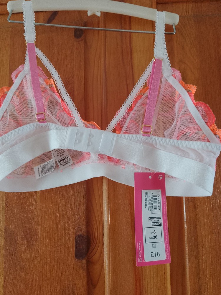 M& S Bra Size 8