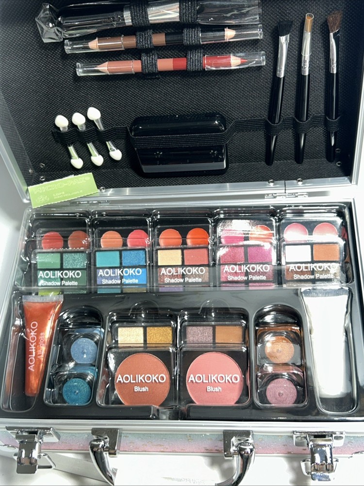 New Aolikoko Makeup Set With Train Case Damaged Box