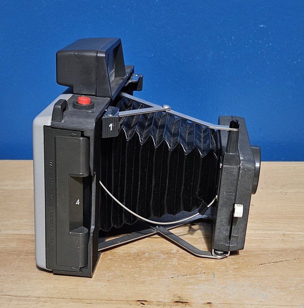 Vintage Polaroid Automatic 215 Land Camera