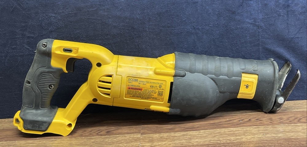 DeWalt DCS380 20V MAX Variable Speed Reciprocating Tools /READ