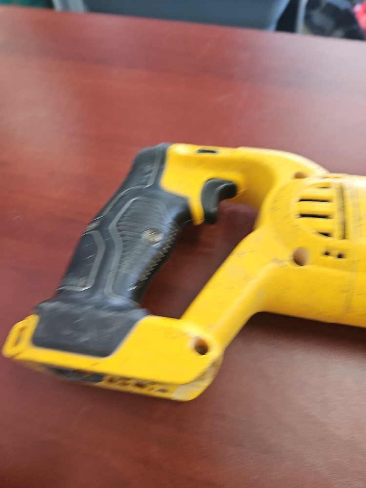 Dewalt Reciprocrating Saw (Model: DCS381)