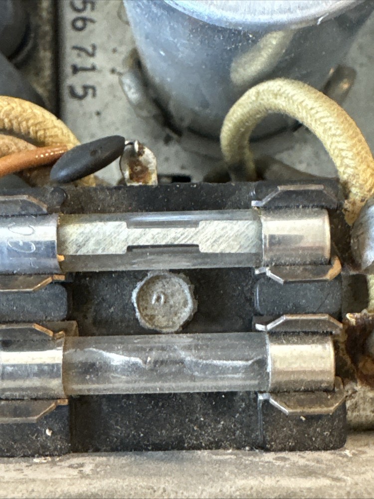 Twin V Motorola Transmitter Radio Model T41GGV-1 Type TA104 Very Rare Untested .