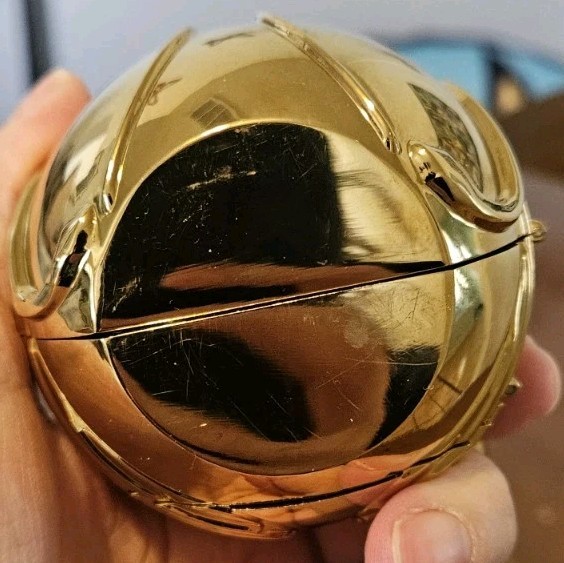 Harry Potter Golden Snitch Desk Quartz Battery Clock Untested