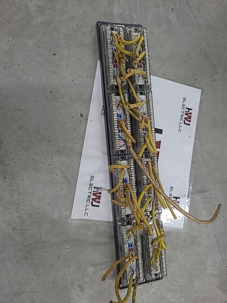 Black  Box Gigabase CAT5e 48-Port Patch Panel