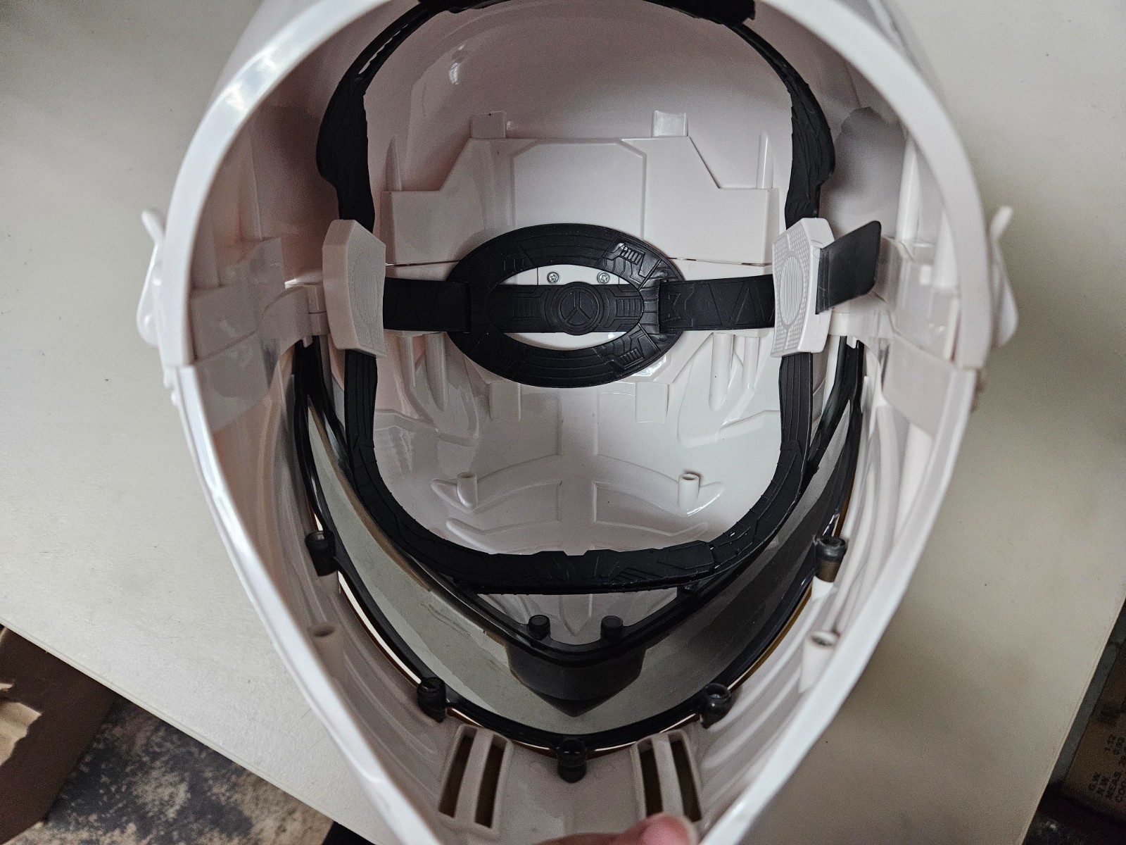 Hasbro Lightning Collection Mighty Morphin Power Rangers White Ranger Helmet