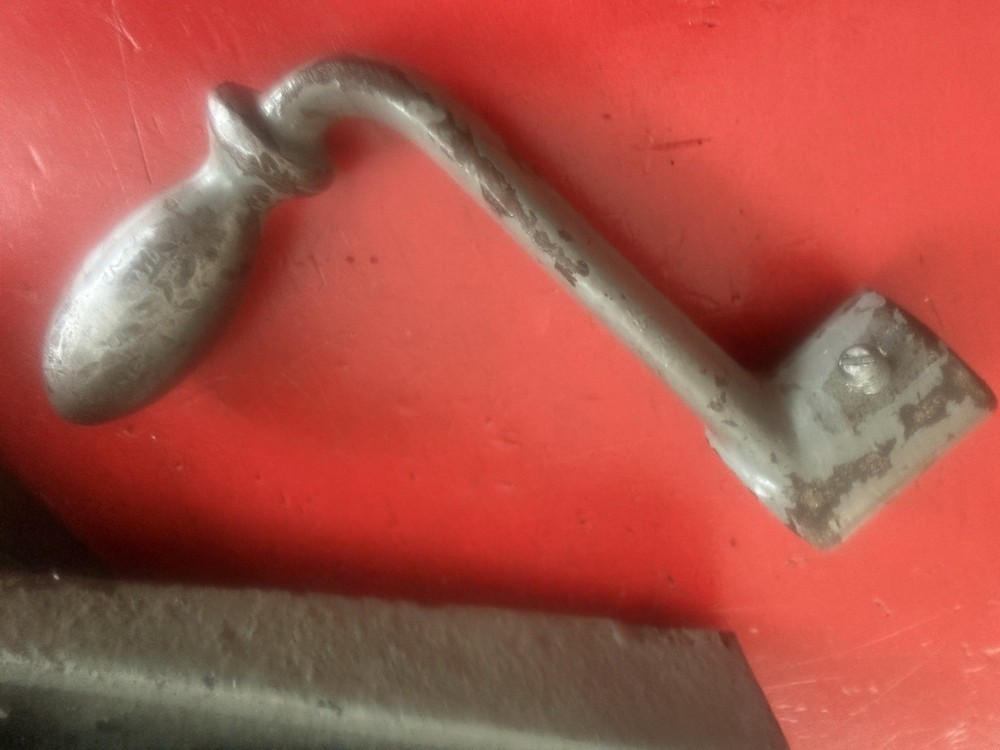 Clausing 8520 Milling Machine 8636 Vise With Enco Parallels