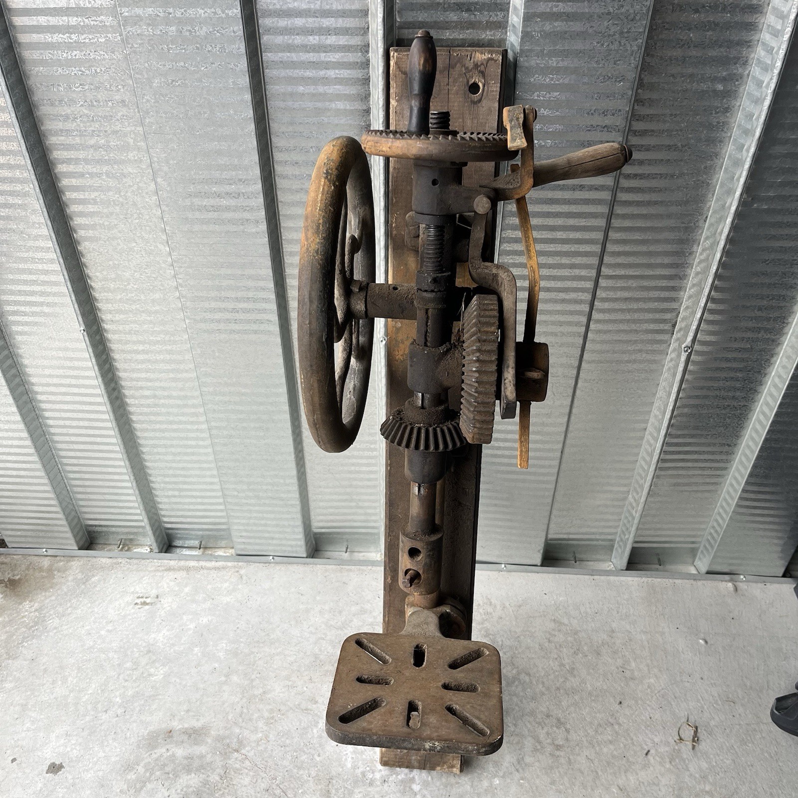 Vintage Champion Blower & Forge Co. Hand-Crank Drill Press Lancaster NOT SEIZED