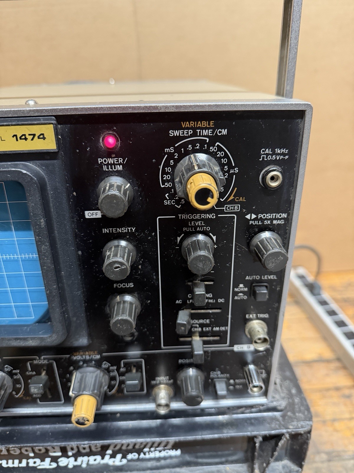 Vintage B&K Precision 1474 Oscilloscope Dual Trace 30 MHz Powers On For Parts