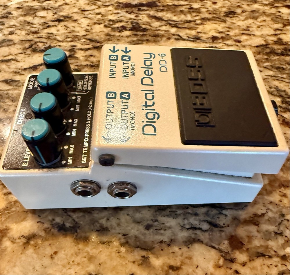 Boss DD-6 Digital Delay Guitar Effect Pedal