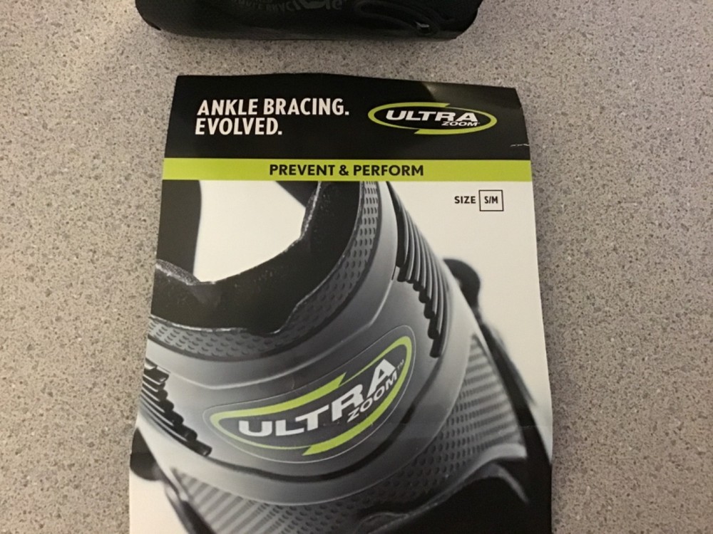 ULTRA Zoom Ankle Bracing Evolved Black Size S/M Hinged