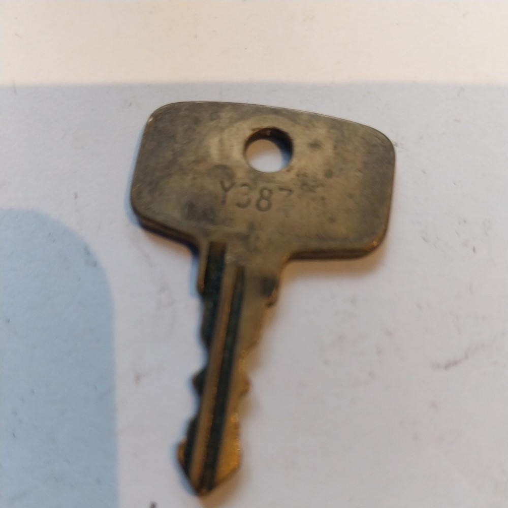Vintage Snap On Tool Box Key. Code Y387