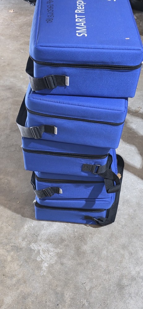 New SMART Response LE Interactive Response System Set Of 32 With Case NEW!