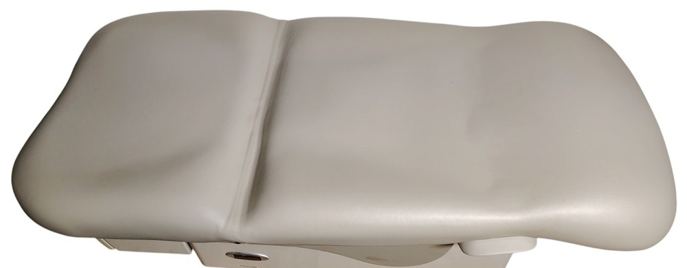 Midmark 623-008 Barrier Free Power Exam Table with Hand Controller