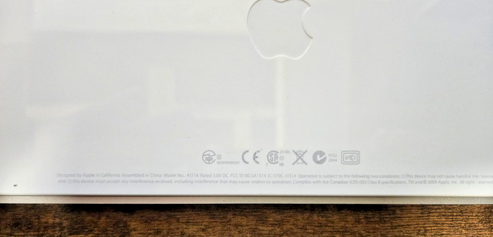 Apple A1314 Wireless Keyboard Silver MC184LL/B untested good condition