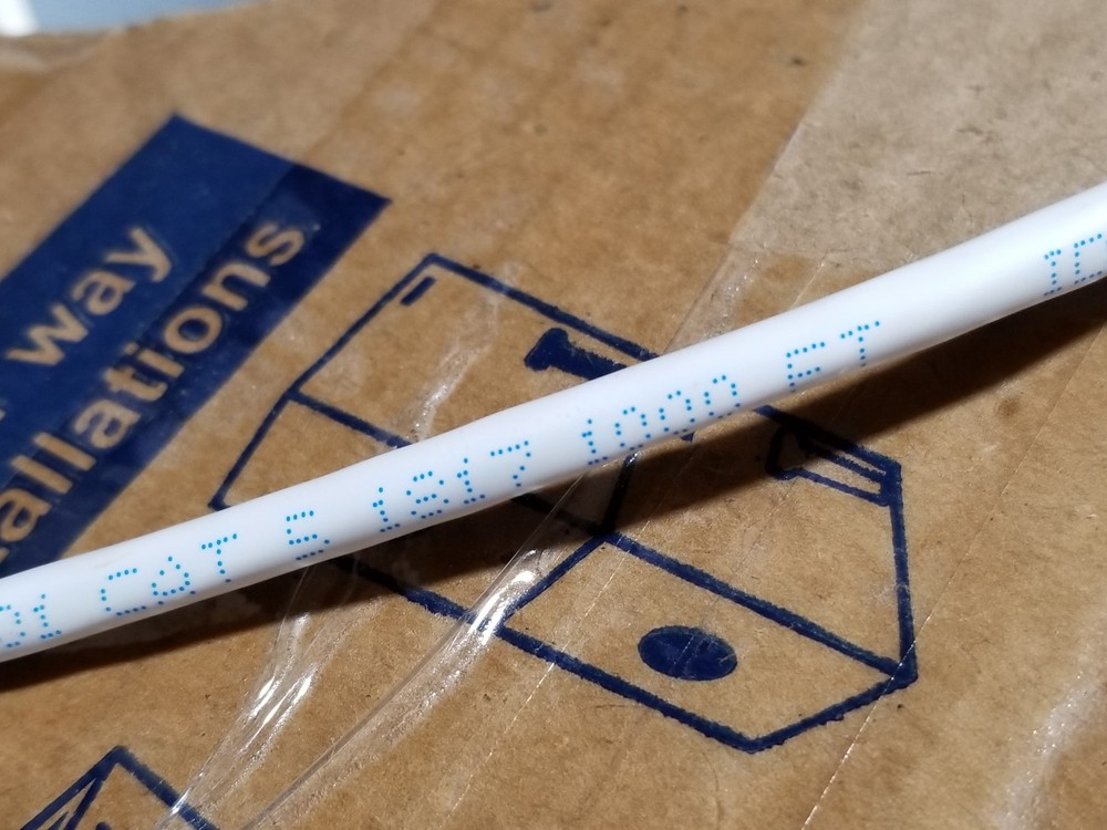 Berk-Tek 24/4P HyperPlus Cat5E Riser U/UTP Network Cable White /100ft