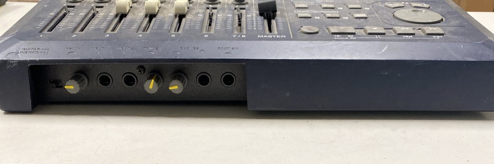 Korg D8 digital multitrack recorder For parts Only