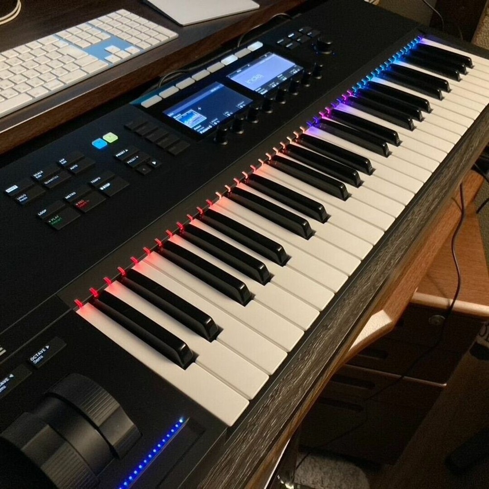 Native Instruments Komplete Kontrol S49 Mk2 Controller Keyboard MIDI Black