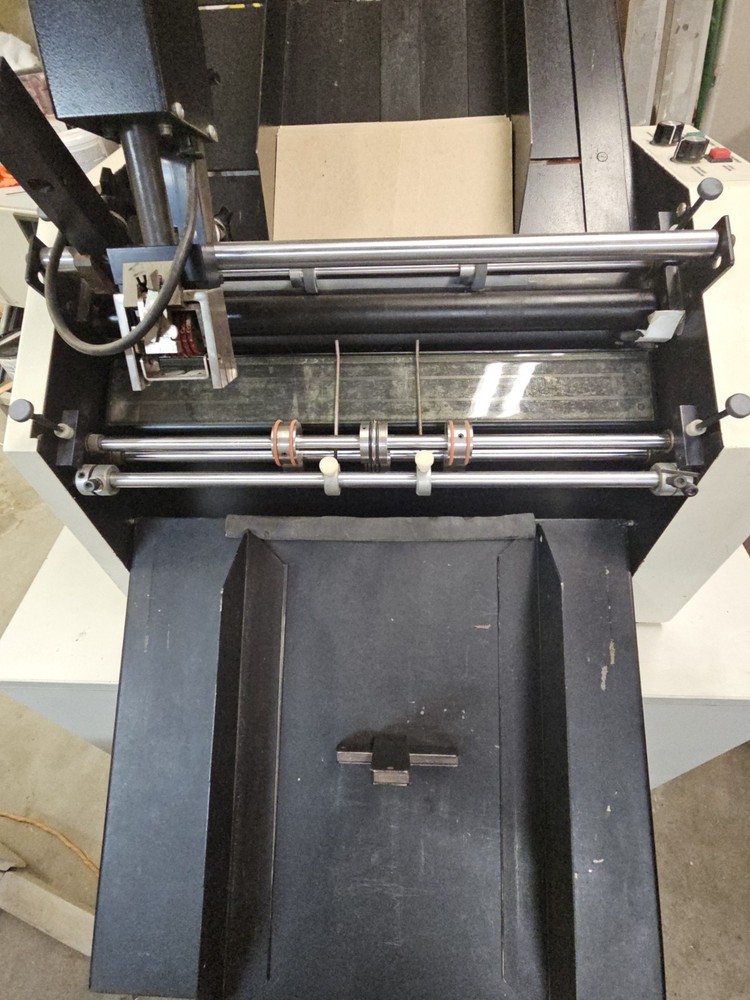 Graphic Whizard Model R - Numbering/Score/Perf Machine - Good Condition