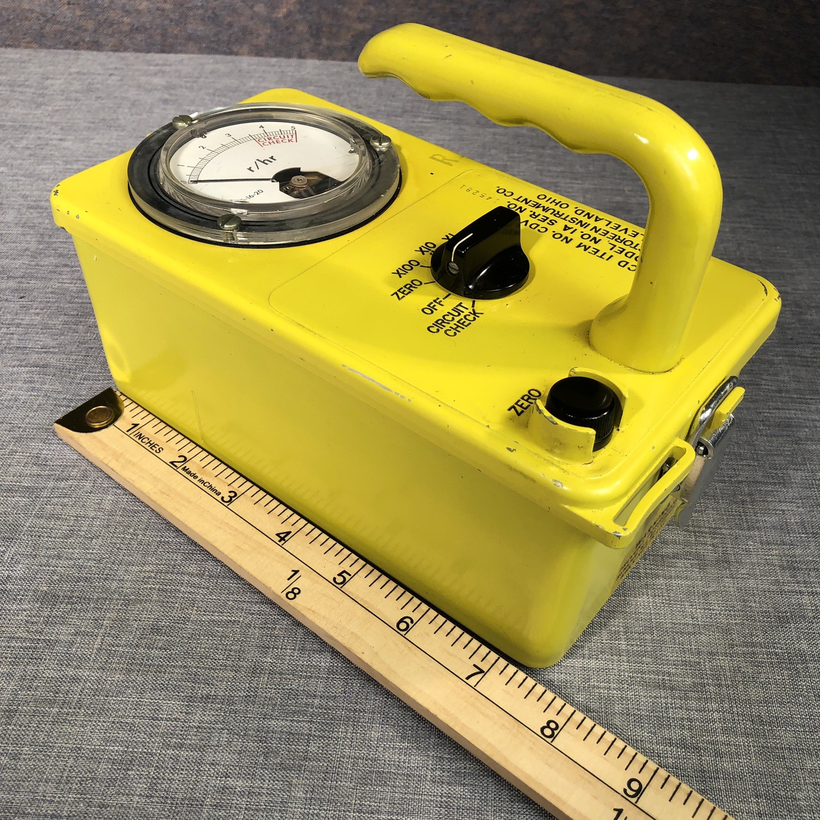 Victoreen CDV-715 Civil Defense Radiation Survey Meter Cold War Fallout Shelter