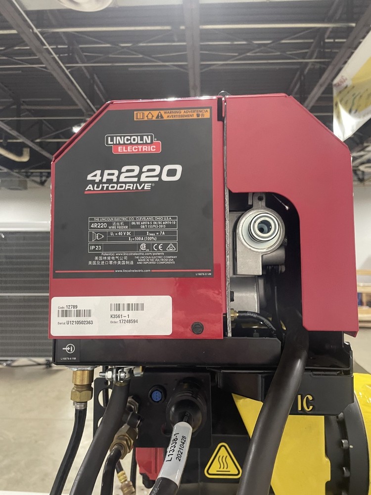 FANUC ArcMate 120iC Robot Complete w/ R‑30iB Controller & Lincoln Welding System