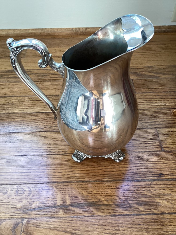 Wm ROGERS & SON VICTORIAN ROSE #1917 SILVERPLATE WATER PITCHER w/ ICE LIP 9"
