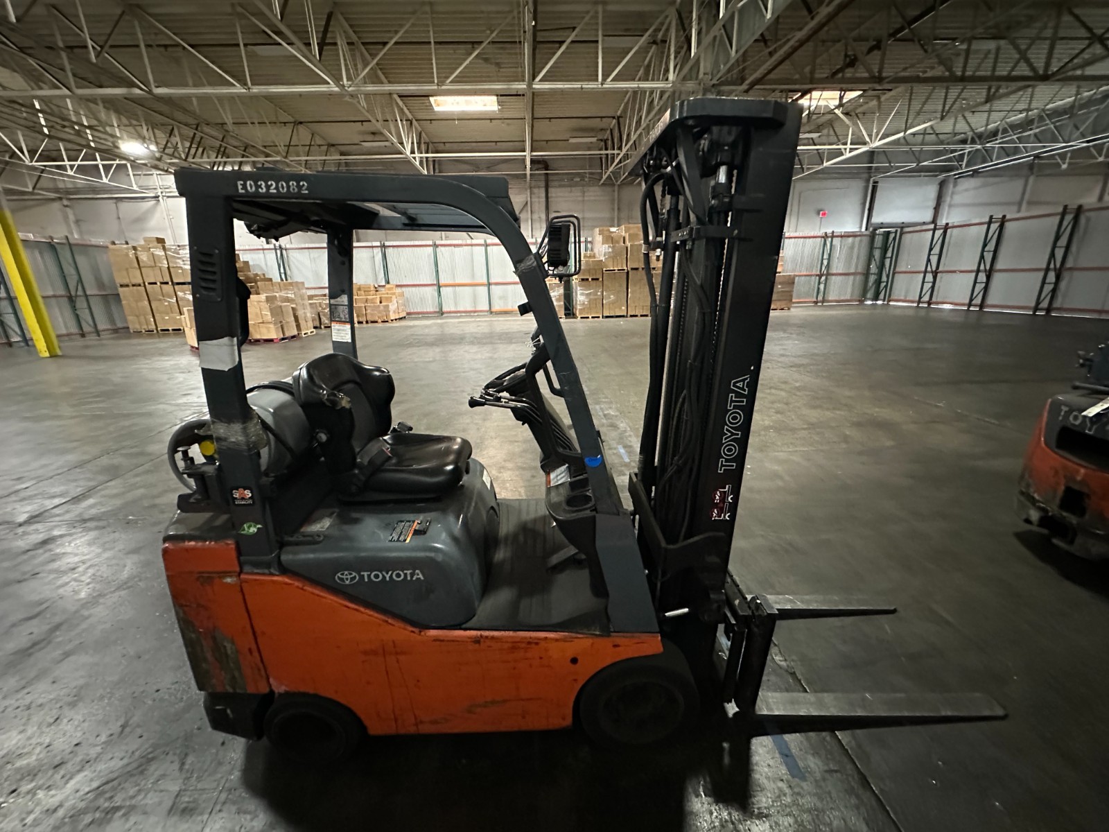 4000 lb. Toyota 8FGCSU20 Forklift 6300hr 3 Stages