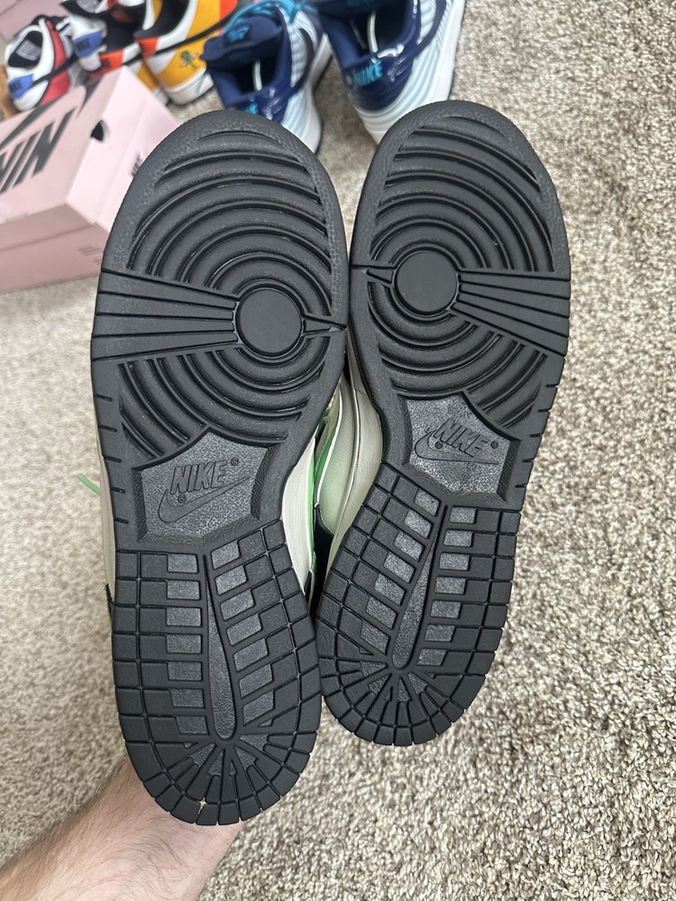 Nike SB Dunk Low Poison