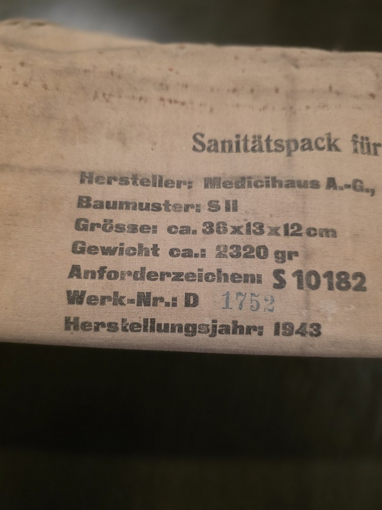 SCARCE LUFTWAFFE BOMBER CREW FIRST AID KIT COMPLETE