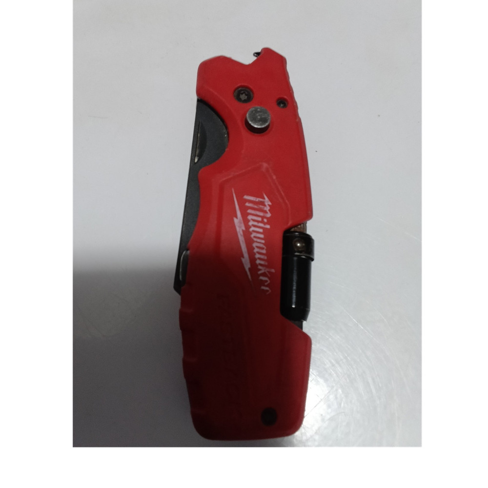 Milwaukee Red Folding Box Cutter Utility Knife