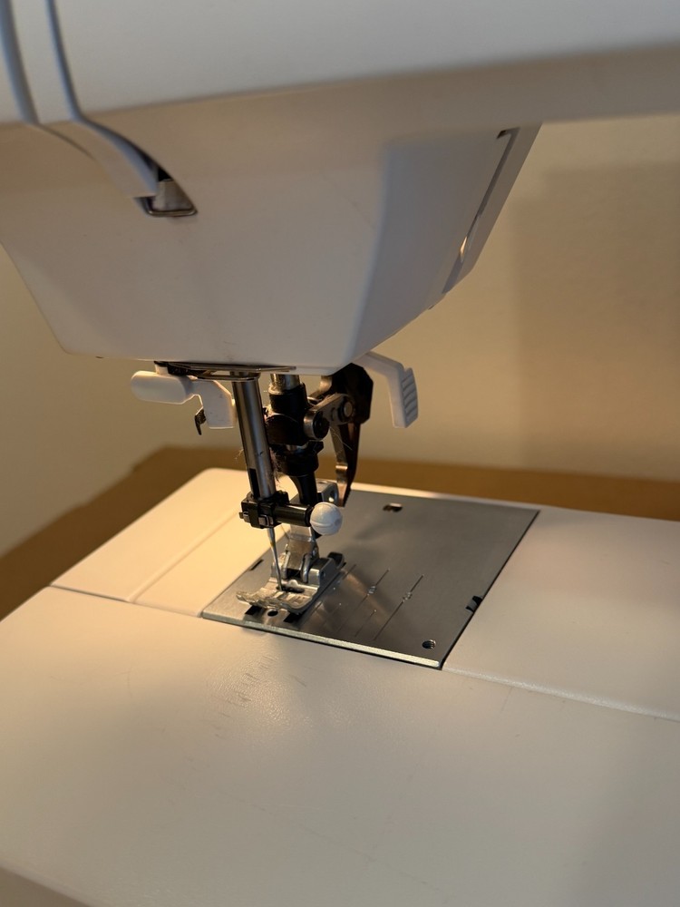 PFAFF tipmatic 6120 sewing machine