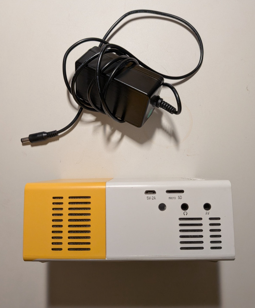 PVO YG300 Pro LED Projector - 25-152" Screen Size Micro USB