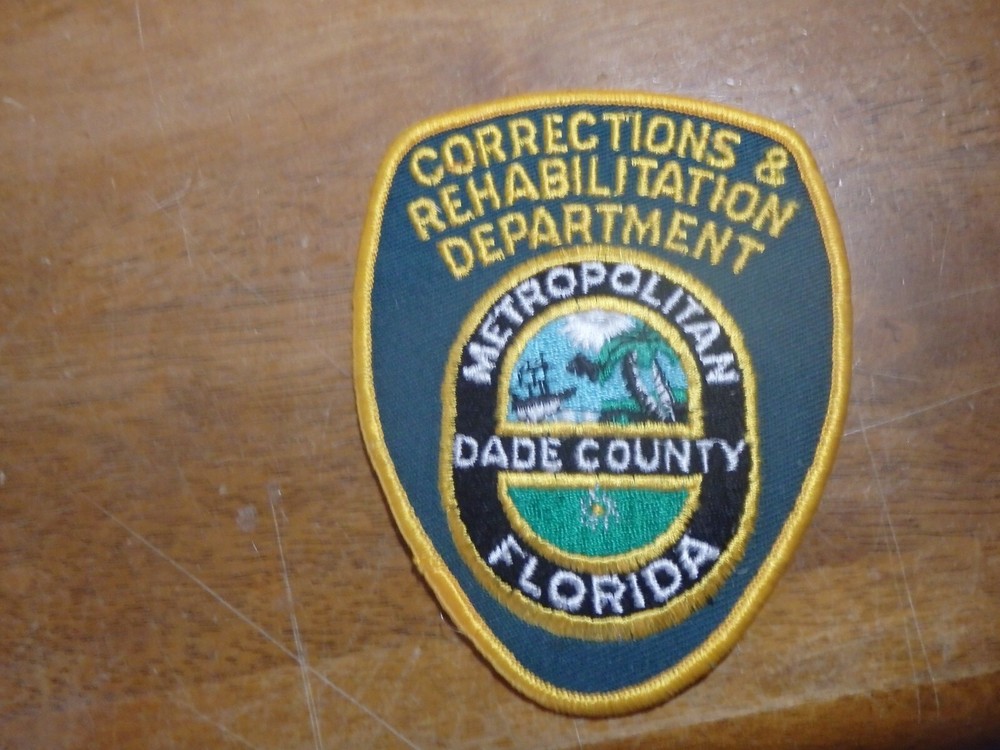 DADE COUNTY FLORIDA  CORRECTIONS DEPARTMENT? OBSOLETE PATCH BX 25#10