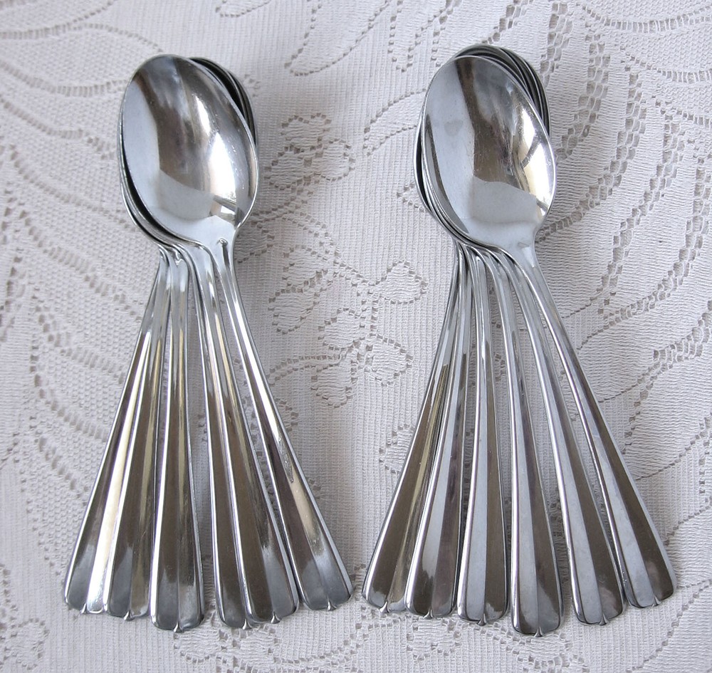 ONEIDA 12 Soup Spoons GALA IMPULSE