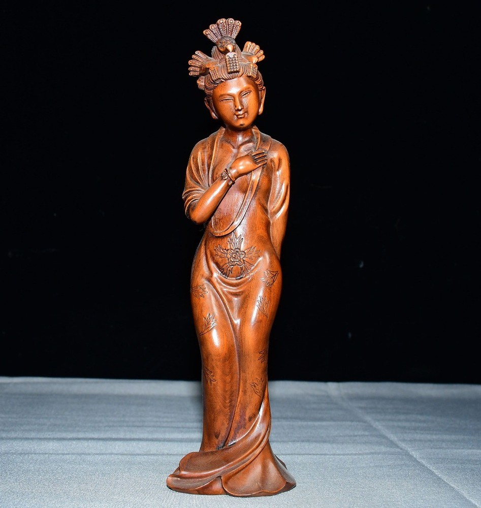 Exquisite Small Leaf Boxwood Classical Beauty Ornament