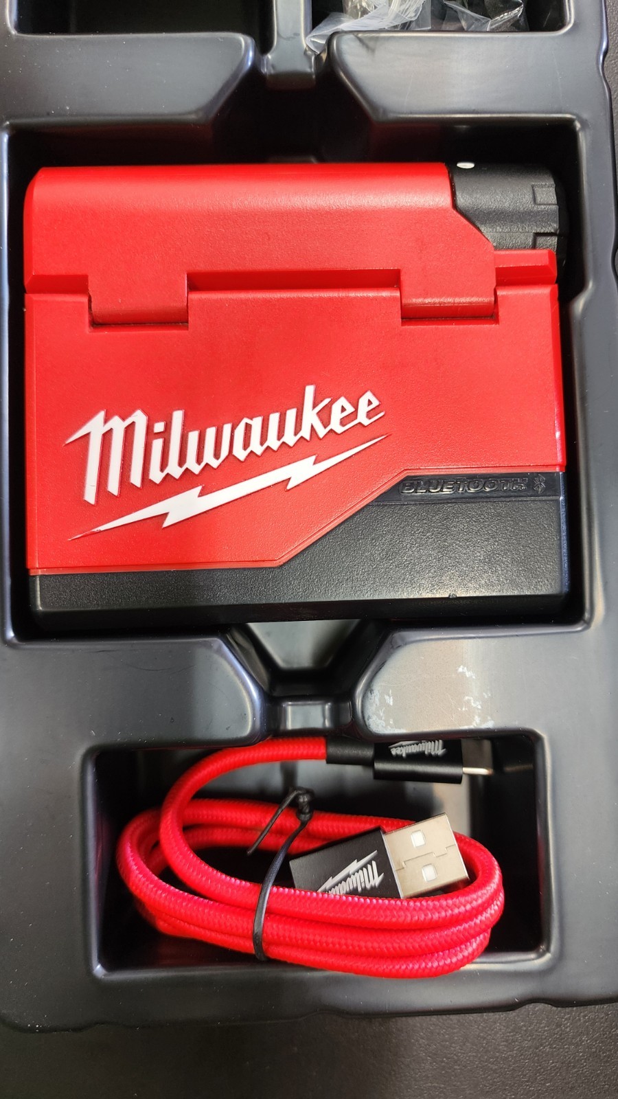 MILWAUKEE USB BLUETOOTH JOBSITE EARBUDS 2191-20 Lightly Used