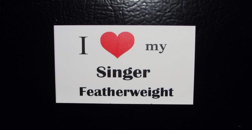 SINGER FEATHERWEIGHT SEWING MACHINE " THEMED MAGNET " (5 Pack)