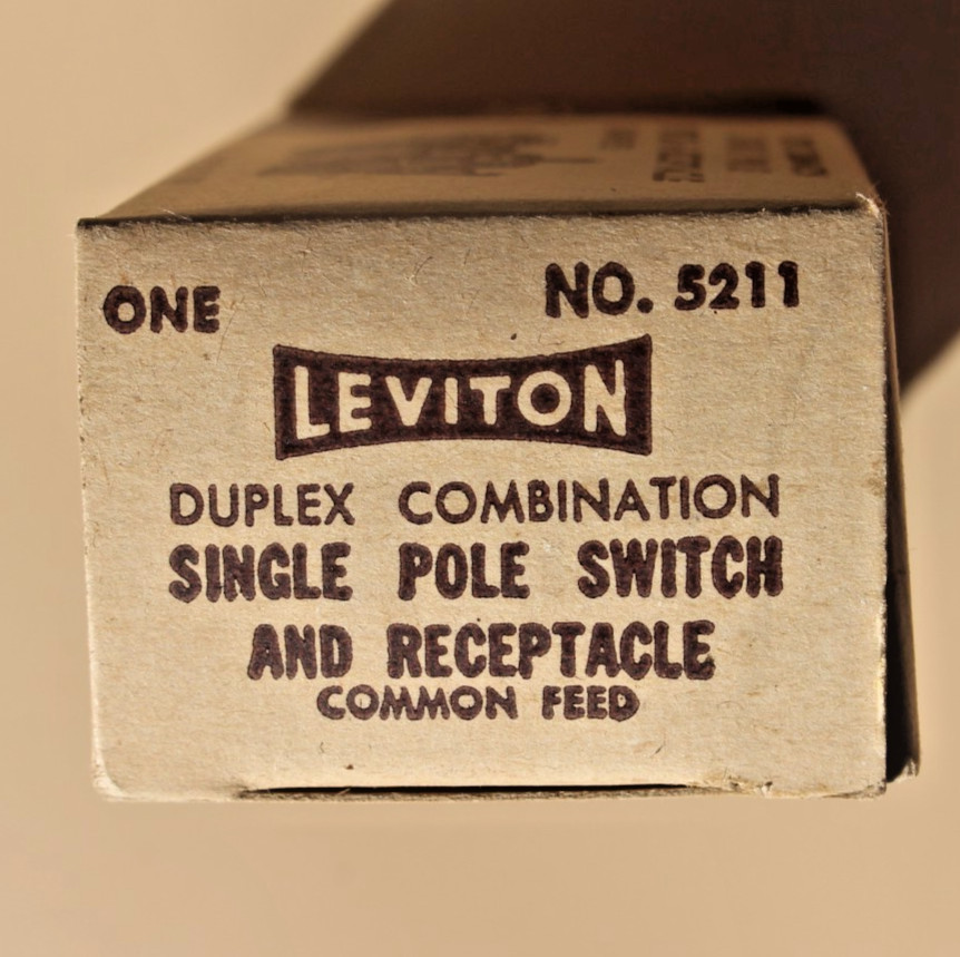 TOGGLE SWITCH & RECEPTACLE Combination BLACK Single Pole NEW Leviton 5211