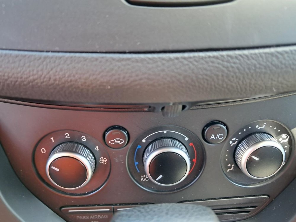 ESCAPE 2013 Glove Box 4772461